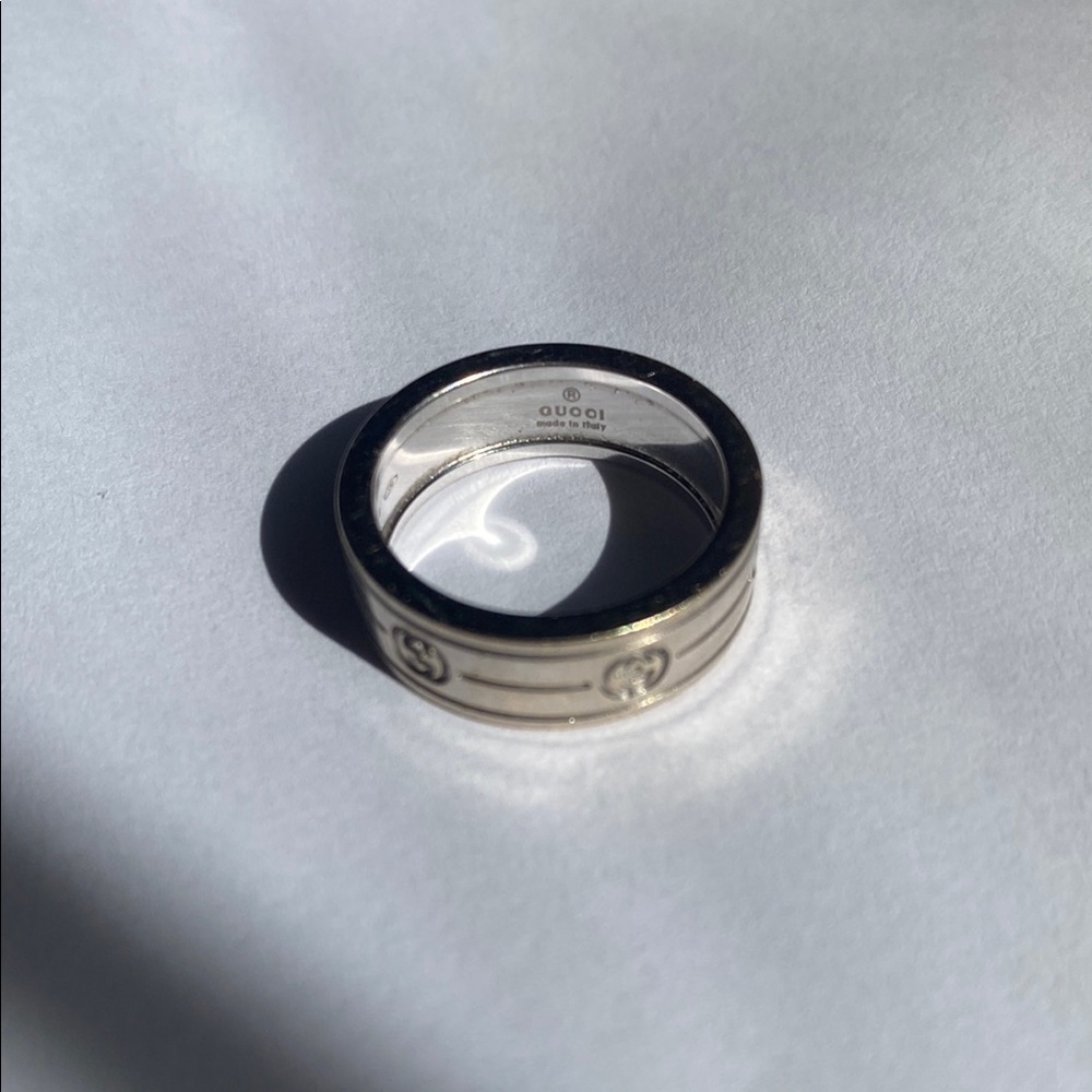Gucci monogram band ring 18k white gold size 6
